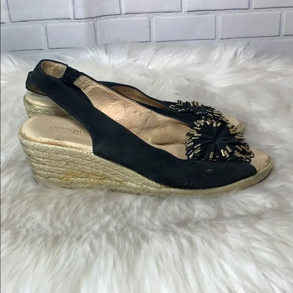 Oomphies Black Suede Pompom Wedge Espadrilles Sz‎ 8